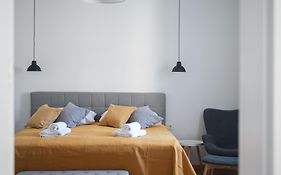Wally Apartments By Flat White - With Elevator